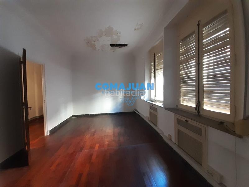 Foto b32af0f5-93bb-4514-bc38-75839480d04c. Flat with heating in Centre Mataró