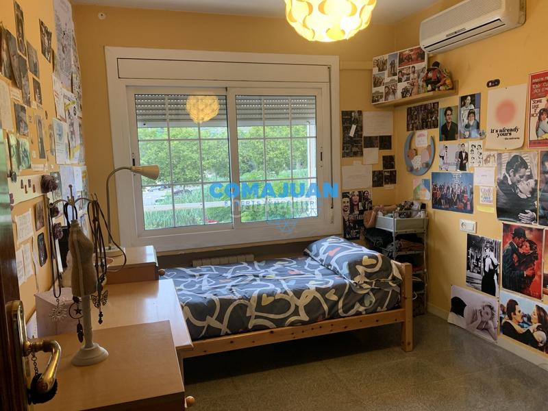 Foto 95a2e375-caf0-44ae-9c4e-8547b939f5fe. Casa bifamiliare con riscaldamento parcheggio in Vista Alegre Mataró