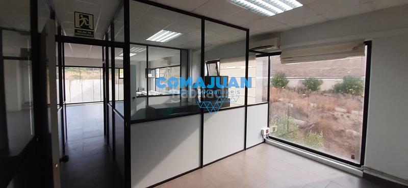 Foto 286a31a1-336e-4a80-a297-e0cc073bedf4. Miete büro in Zona Industrial i Agrícola Vilassar de Mar