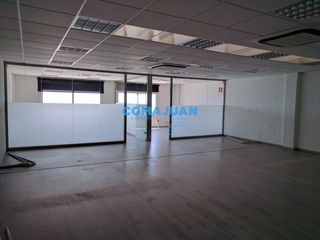 Nave industrial en Premi� de Dalt