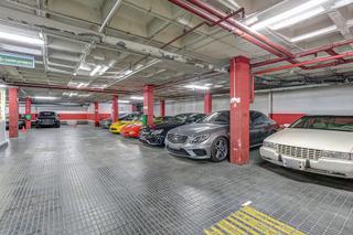 Miete Motorradparkplatz in Calle bruc 103