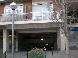 Rent Motorcycle parking in Calle padua 31