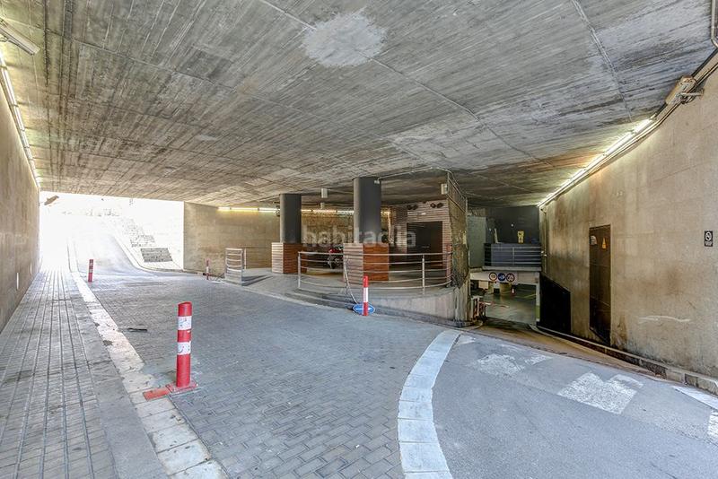 Foto c0be8adb-9eee-4378-92c4-be51c517343c. Alquiler parking moto en calle tarragona 153 en Hostafrancs Barcelona