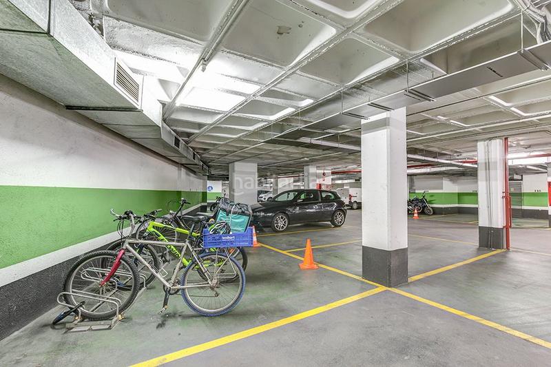 Foto bb737897-c575-41c7-9121-70289d5ffa7f. Rent motorcycle parking in calle tarragona 153 in Barcelona