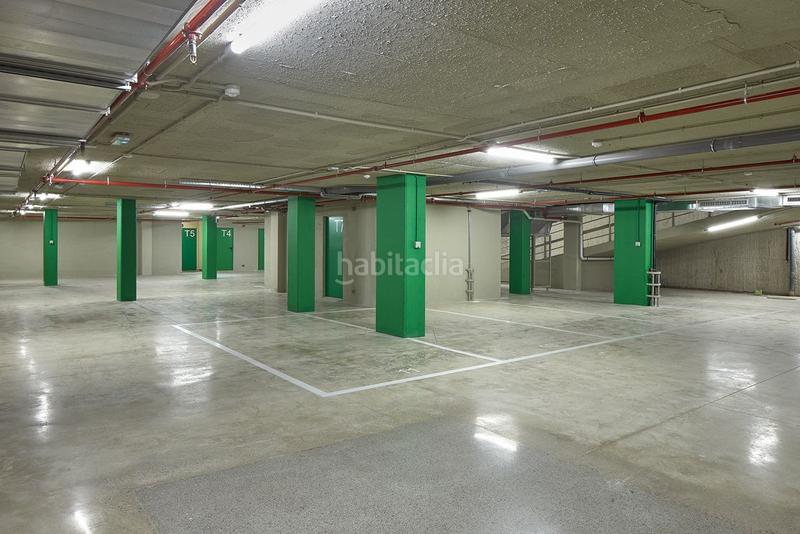 Foto 1560c62a-76a7-4e75-b1cb-9d003be3fbfe. Alquiler parking moto en calle diputacio en Fort Pienc Barcelona