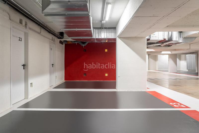 Foto e09bdaf9-2ff0-4340-a9d0-8f5f4c2b39c7. Alquiler parking coche en avenida sant joan despi 4 en Sant Joan Despí