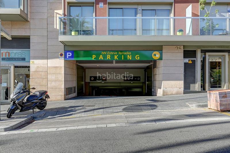 Foto 0440c236-42b2-43ae-98e3-3184c8197967. Rent car parking in calle esteve terradas 17 in Vallcarca - Penitents Barcelona