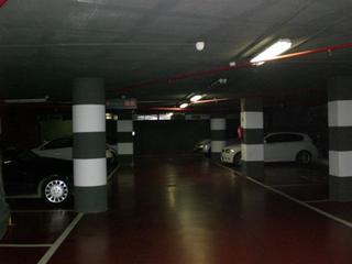 Rent Motorcycle parking in Calle pelai 3