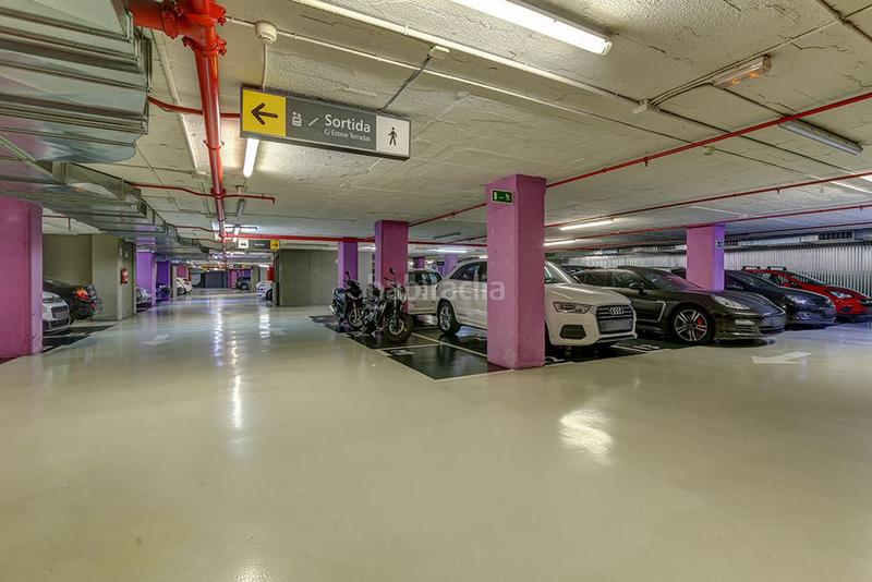 Foto 2ec1a260-85f9-4d27-bd80-cc2434d49922. Alquiler parking moto en calle esteve terradas 17 en Barcelona