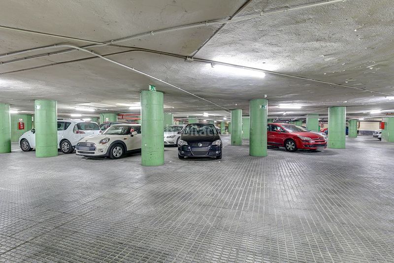 Foto 52a25d45-906e-4871-89b6-c31d8c2bc4dd. Miete autoparkplatz in calle valencia 375 in Sagrada Família Barcelona