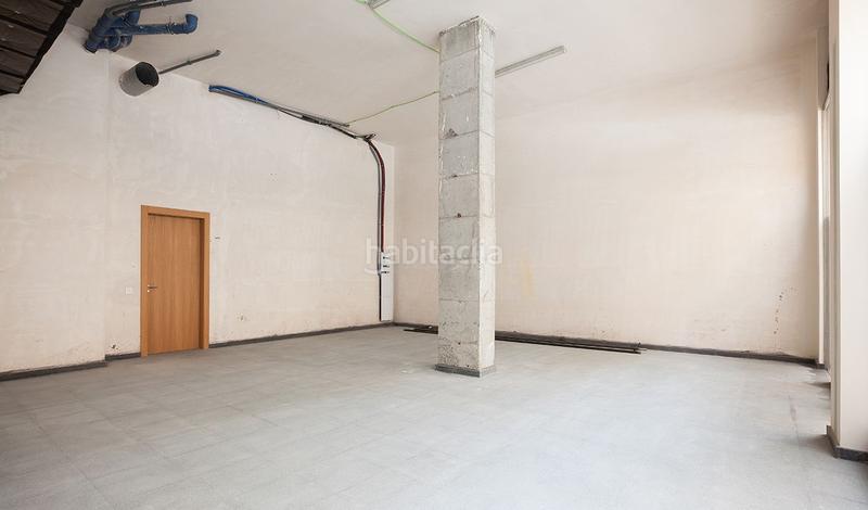 Foto 794b9e30-c175-49ac-95de-a765d62e78ac. Rent business premise in calle pizarro local 3 casa 2 88 l in Mataró