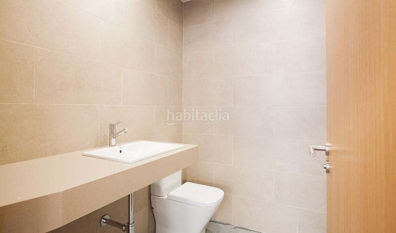 Foto 0d3546ff-a4a8-4e44-bcef-01ab60d25b4d. Lloguer local comercial a calle pizarro local 3 casa 2 88 l a Mataró