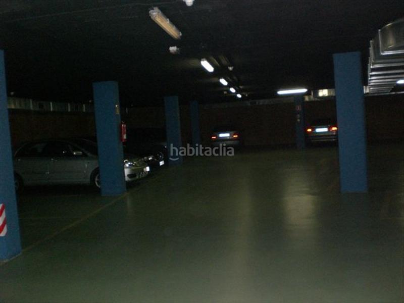 Foto e72a3d8e-0f4b-4c14-af2d-ffc84afea78c. Alquiler parking moto en calle renaixença 14 en Guinardó Barcelona