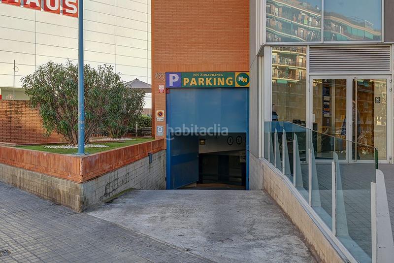 Foto 72157d51-d1e5-47f9-b221-ccf4b9e2de84. Lloguer aparcament cotxe a paseo zona franca 137 a Barcelona