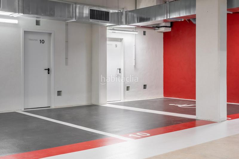 Foto 19d53a4b-d383-4c0e-9430-cbeb54492680. Alquiler parking coche en avenida sant joan despi 4 en Sant Joan Despí