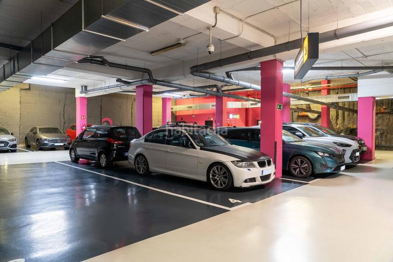 Foto 0693d795-2237-49f6-b88e-bd64cfd8a4be. Alquiler parking coche en calle esteve terradas 17 en Barcelona