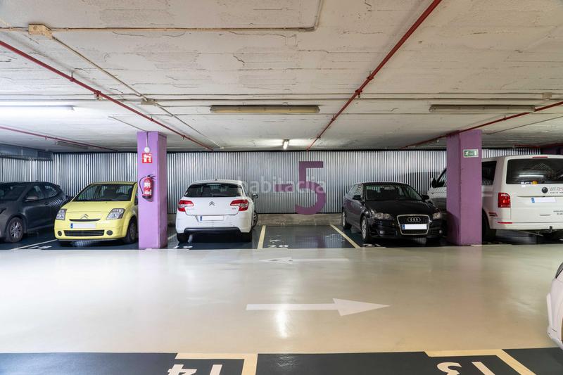 Foto 49f32094-2a6a-4d71-8576-00da9aecb4cc. Alquiler parking coche en calle esteve terradas 17 en Barcelona