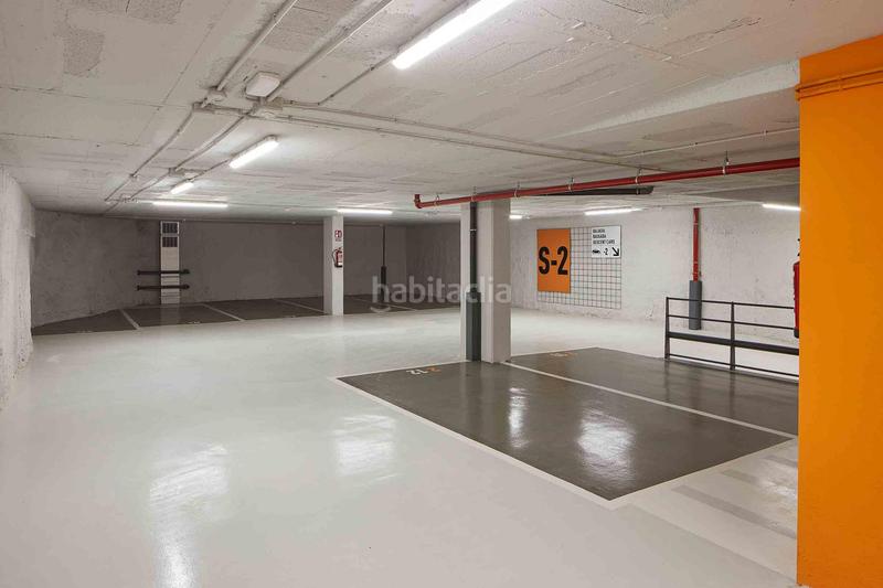 Foto 5ede7fb0-ff06-4c2f-81ee-f15f6c3a06cf. Alquiler parking moto en avenida meridiana 256 en Barcelona