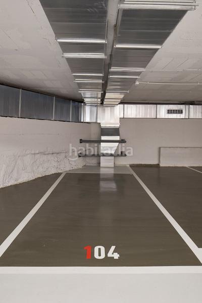 Foto 70ae46aa-bf31-4ce5-947b-b69a65cc5a19. Alquiler parking moto en avenida meridiana 256 en Barcelona