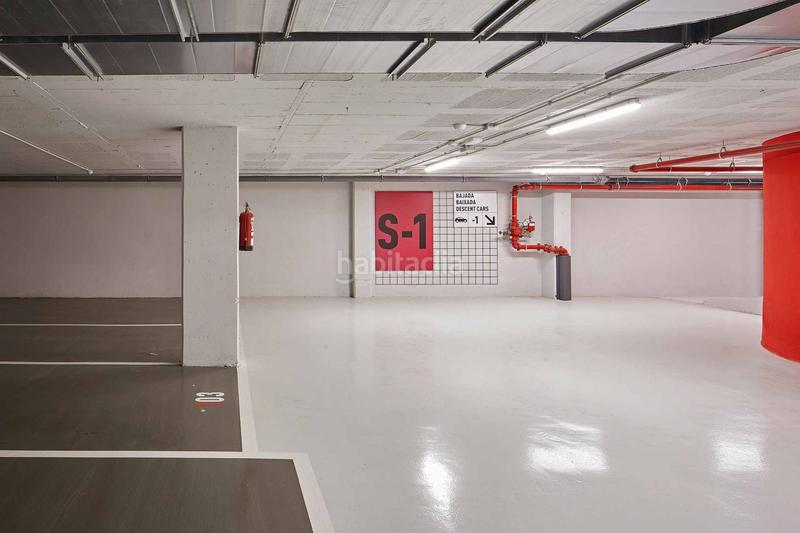 Foto b694451c-47f4-4069-9653-33c93381d58c. Rent motorcycle parking in avenida meridiana 256 in Barcelona