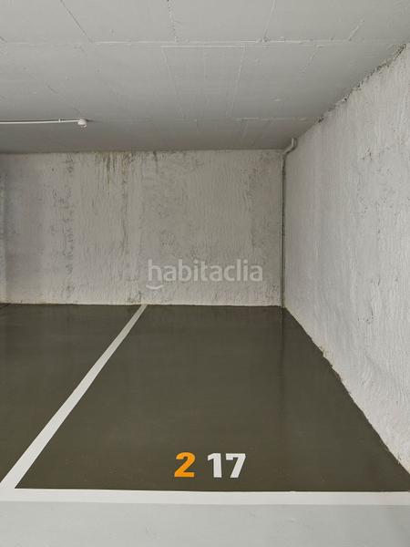 Foto eba079ab-f6a3-4f1c-91ba-3a257d790b84. Rent motorcycle parking in avenida meridiana 256 in Barcelona