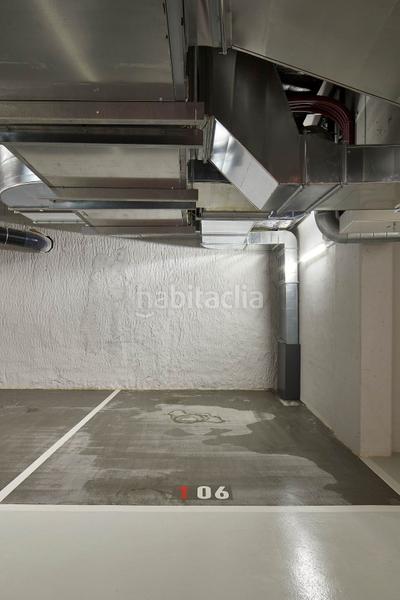 Foto db597f90-31f8-4d6d-b1f8-2a7b070a3854. Alquiler parking coche en avenida meridiana 256 en Barcelona