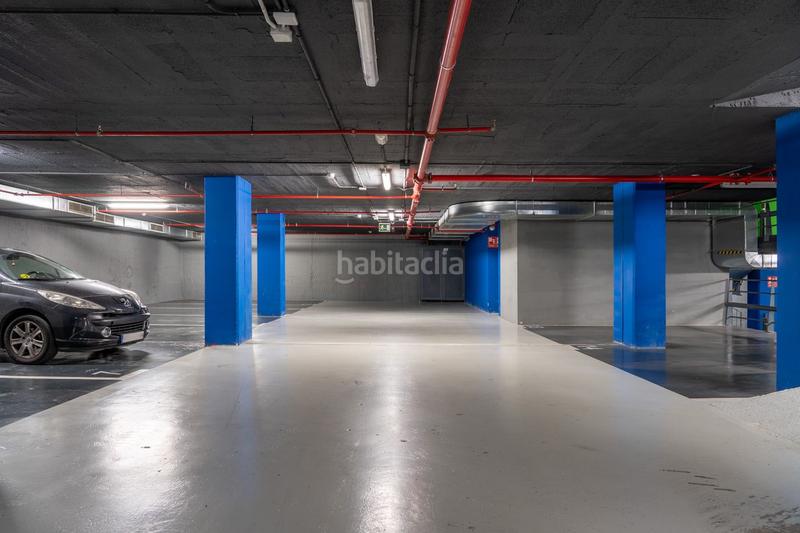 Foto 708bd1bc-8665-4034-9024-e520c7710dbc. Lloguer aparcament cotxe a calle carreras candi 62-6 a Barcelona