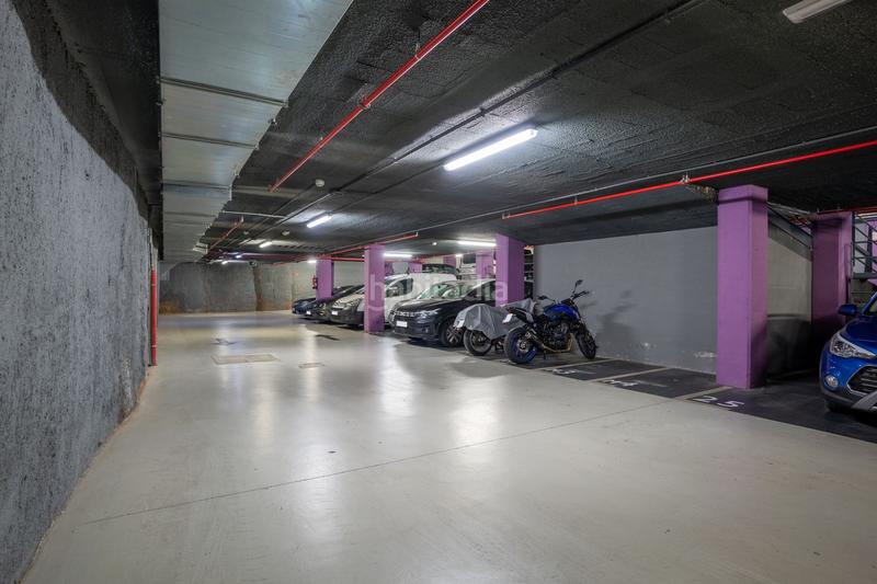 Foto fbfb1a92-60a5-494c-aa86-f7e50eeff9fe. Alquiler parking coche en calle carreras candi 62-6 en Barcelona