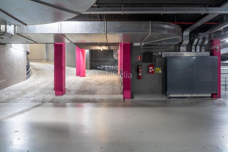 Foto 4bf32ddd-684e-43d1-894c-49a33ddd9390. Rent car parking in calle carreras candi 62-6 in Sants-Badal Barcelona