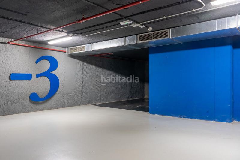 Foto 5fbc12ce-5b0f-4bd0-9e49-d3446d20a53b. Rent car parking in calle carreras candi 62-6 in Sants-Badal Barcelona