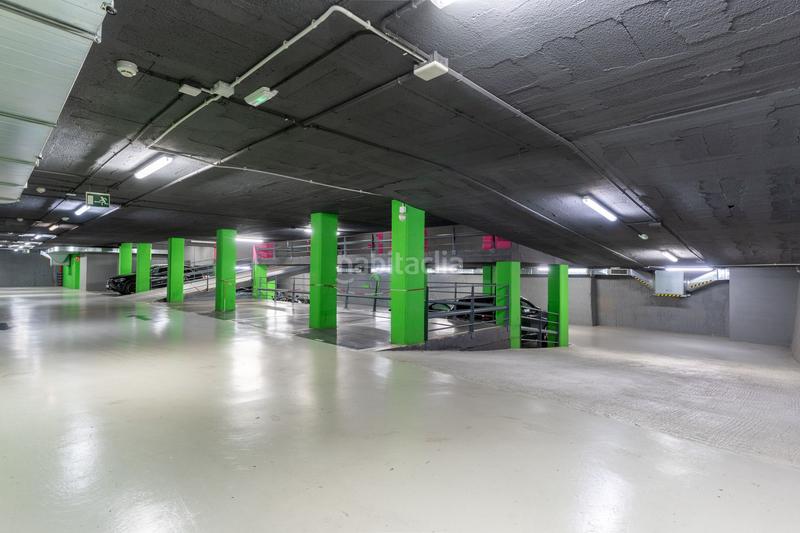 Foto 69c39c99-7c0b-4797-bfe8-e16a2f71c843. Rent car parking in calle carreras candi 62-6 in Sants-Badal Barcelona