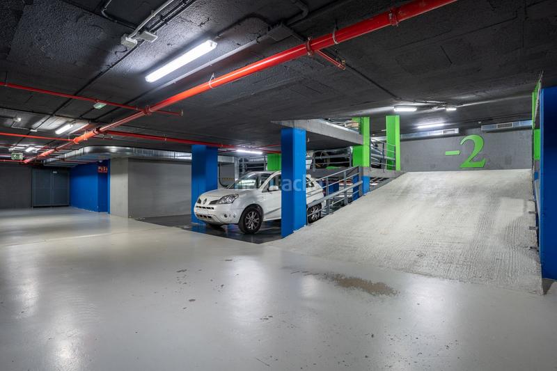 Foto 90b28fd5-fae9-4e37-b8d8-5d2fbe9b6958. Rent car parking in calle carreras candi 62-6 in Sants-Badal Barcelona