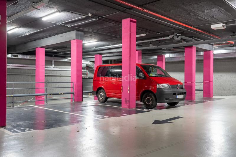 Foto df78563f-79f3-43ad-ac40-fa80f504df57. Location parking voiture dans calle carreras candi 62-6 dans Barcelona