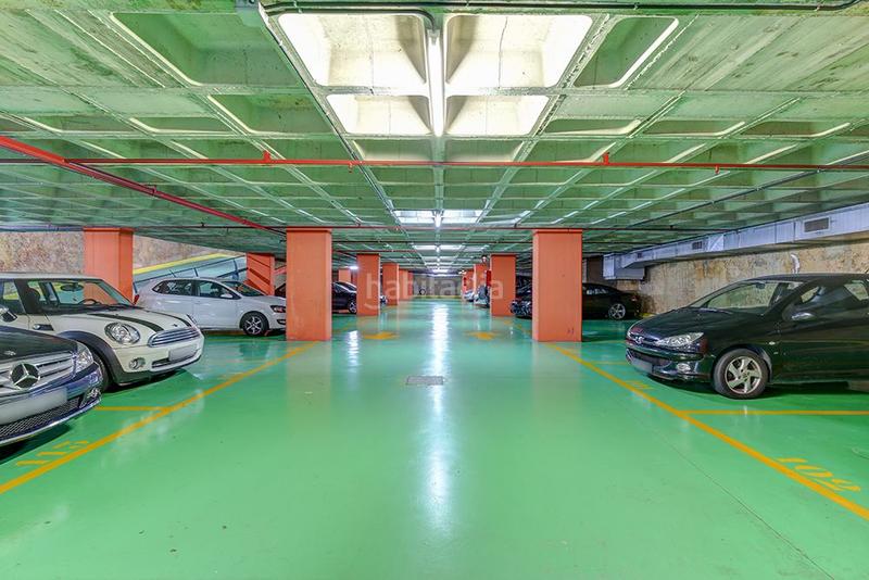 Foto faee5143-0c4d-4309-9c37-35fc72fbd94d. Alquiler parking coche en calle folgueroles 19 en Barcelona