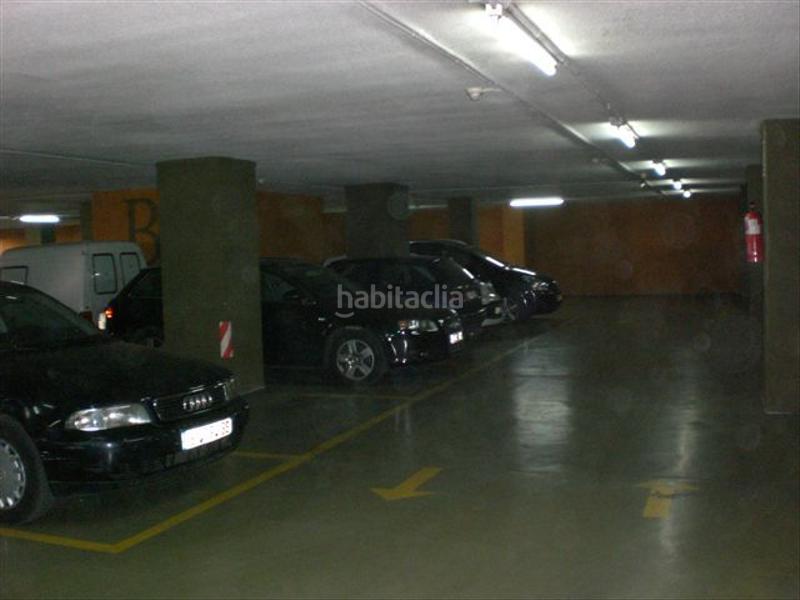 Foto 5feef224-c552-42fc-a5cd-d5ec0ad70d0e. Rent car parking in calle brusel.les 26 in Guinardó Barcelona