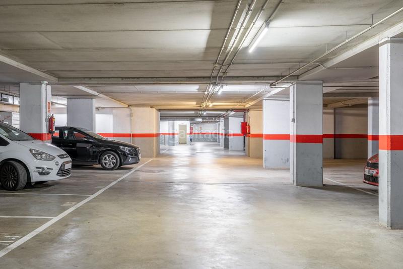 Foto 7ad34d96-3c34-478b-9ed1-3157e7b9bc49. Alquiler parking moto en calle ernest lluch 15 en Hospitalet de Llobregat (L´)