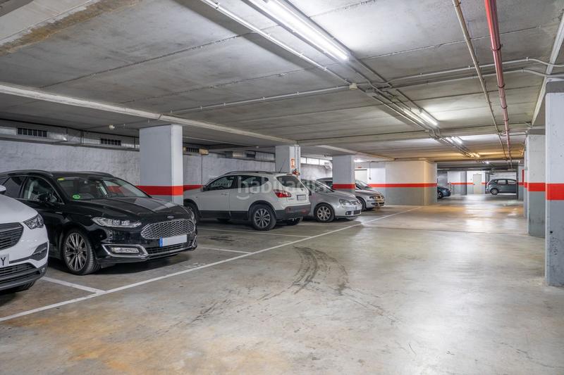Foto ad4da85c-8258-4d3b-811e-93f965ea3c30. Alquiler parking moto en calle ernest lluch 15 en Hospitalet de Llobregat (L´)