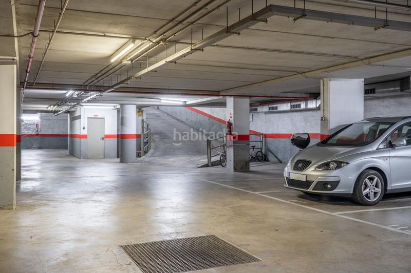 Foto c1325f34-3e2a-43f5-bd4e-74ec72dad5d4. Alquiler parking moto en calle ernest lluch 15 en Hospitalet de Llobregat (L´)