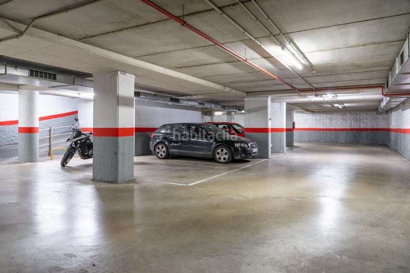 Foto f73c13a5-b5ae-4354-ae11-53095a7d7f56. Alquiler parking moto en calle ernest lluch 15 en Hospitalet de Llobregat (L´)