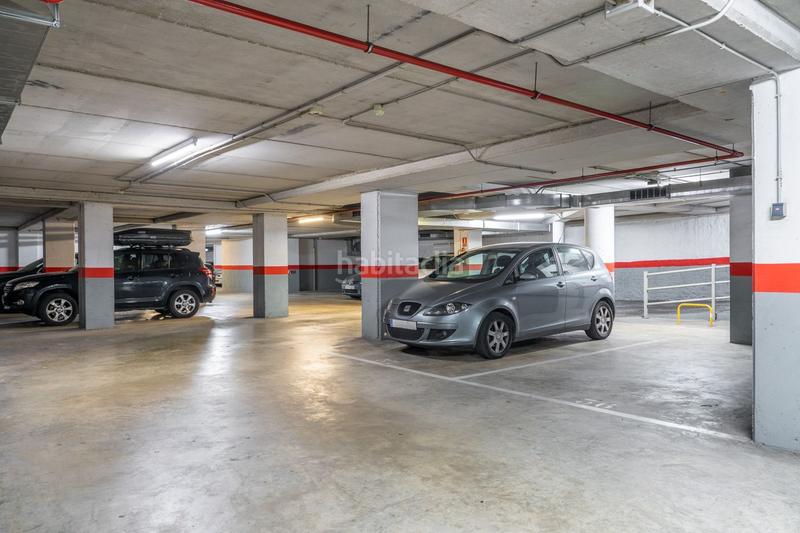 Foto 60a44ec8-92b6-4510-8298-6f9d5902c033. Location parking moto dans calle ernest lluch 15 dans Hospitalet de Llobregat (L´)