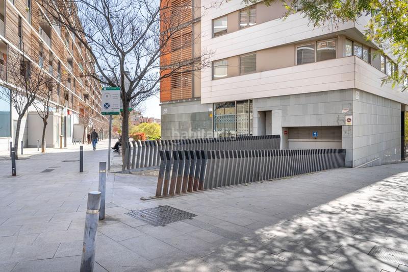 Foto d25bd8cb-c4f5-44ca-828d-b547d8be3a10. Location parking moto dans calle ernest lluch 15 dans Hospitalet de Llobregat (L´)