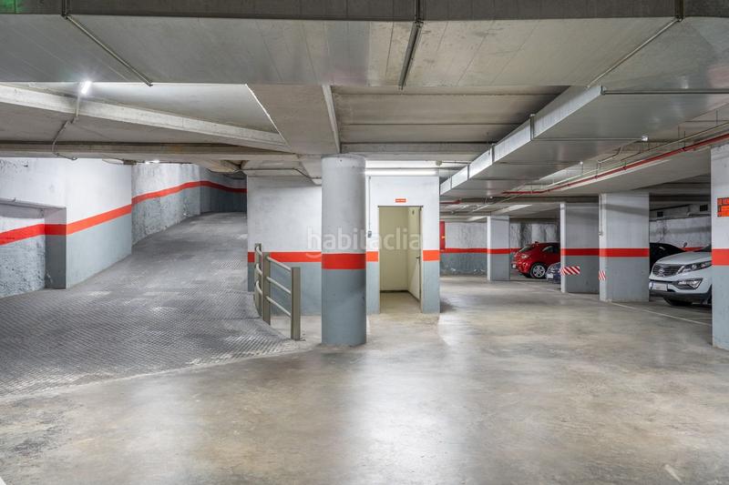 Foto e0a9e7e0-324e-49b9-b836-3724e668f139. Location parking moto dans calle ernest lluch 15 dans Hospitalet de Llobregat (L´)