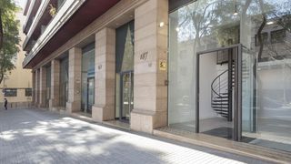 Lloguer Aparcament cotxe a Calle comtes de bell.lloc 161