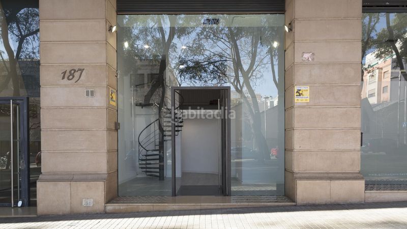 Foto ee12fbef-05f8-458a-8777-8385f90d2710. Miete autoparkplatz in calle comtes de bell.lloc 161 in Barcelona