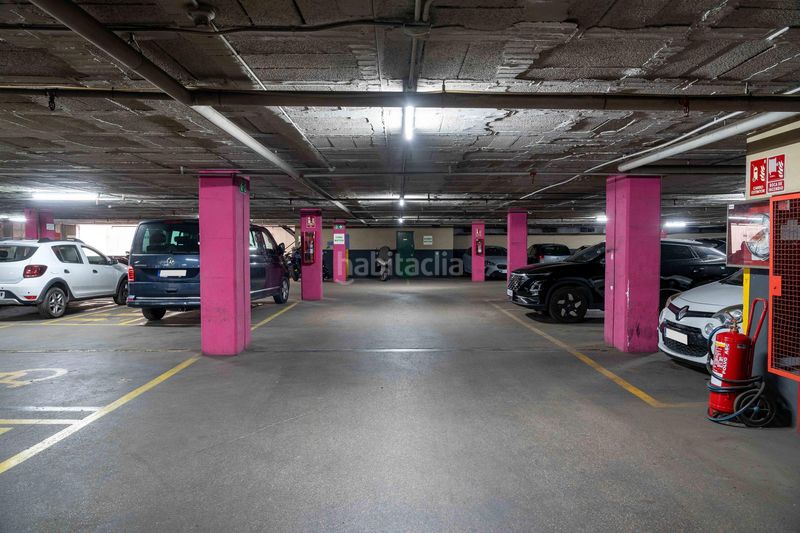 Foto f2f3698e-6df7-4624-8e6f-ff13470d475c. Rent car parking in calle valencia 511 in Sagrada Família Barcelona