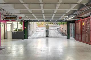 Rent Car parking in Calle bonanova 59
