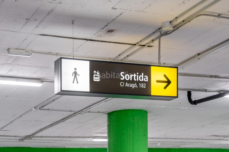 Foto 88bd5aa2-73a5-44cd-8864-e5d68a5679df. Alquiler parking coche en calle aragó 182 en L´Antiga Esquerra de l´Eixample Barcelona
