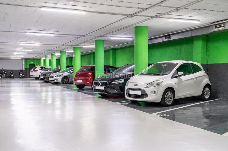 Foto 16dcfe25-192f-4ac8-95bf-3a991433e5d1. Rent car parking in calle aragó 182 in L´Antiga Esquerra de l´Eixample Barcelona