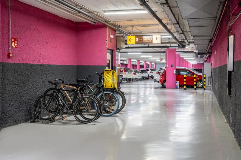 Foto be242c2a-6bea-4bd9-938f-45ebc72e5d64. Affitto posto auto in calle aragó 182 in L´Antiga Esquerra de l´Eixample Barcelona