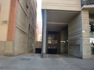 Lloguer Aparcament cotxe a Calle calabria 189